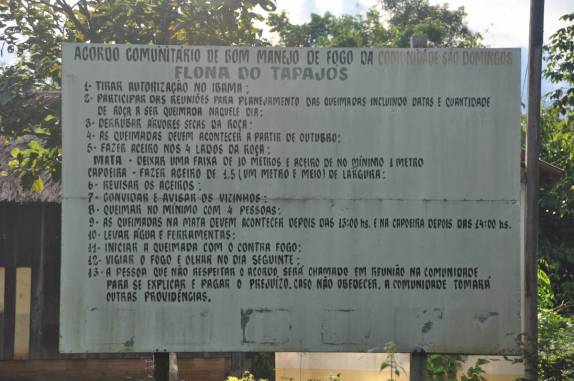 Instruções para queimadas na área da FLONA, comunidade de São Domingo, região de Alter do Chão - PA